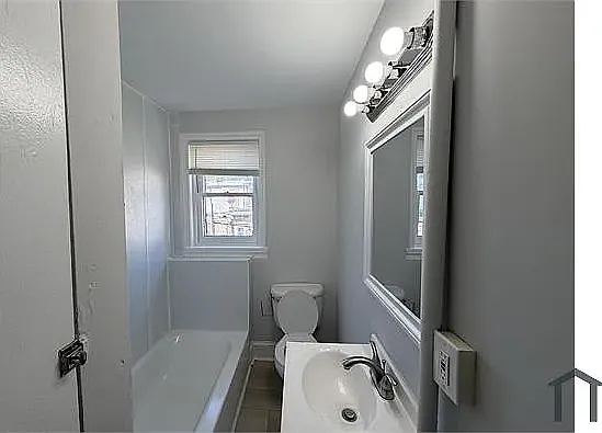 1114 Lancaster Ave — Photo 6