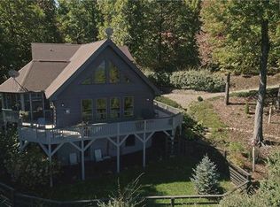 828 Faircrest Ln, Hendersonville, NC 28739