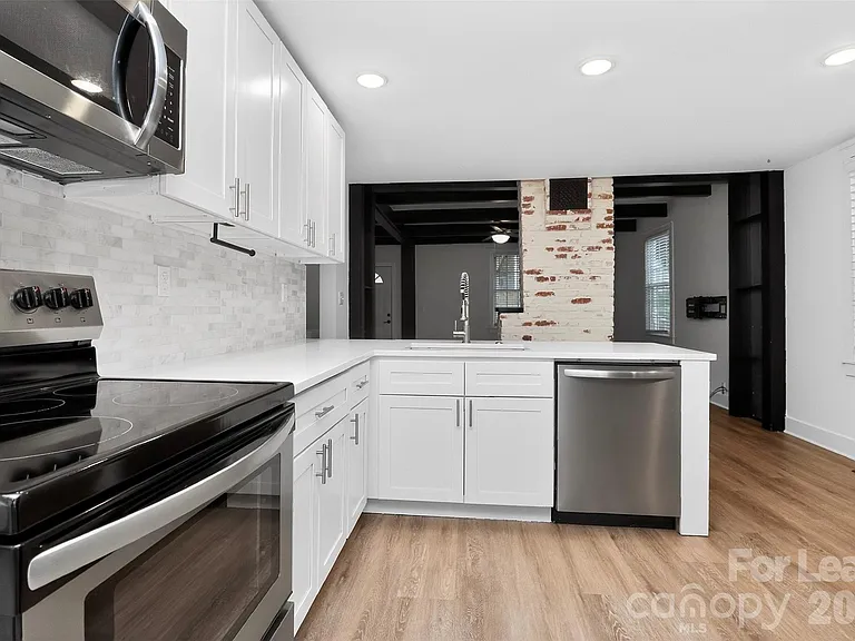 903 W 6th Ave #B — Photo 11