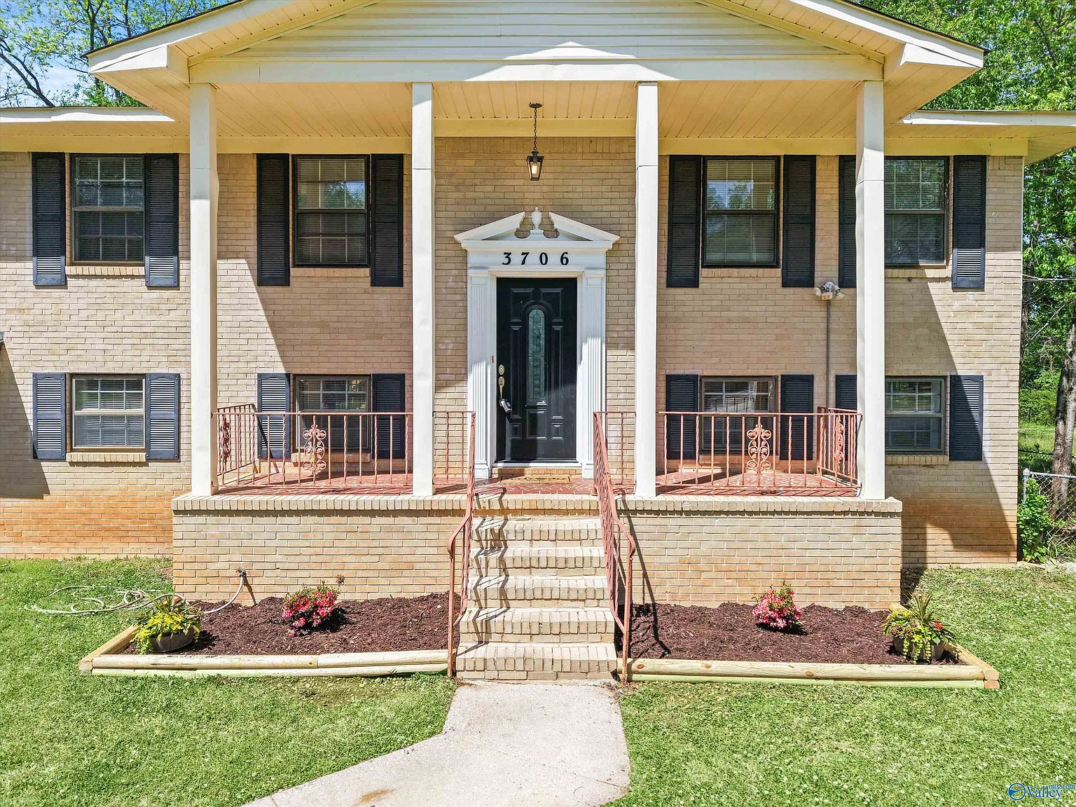 4 bed, 2.0 bath, 1882 sqft, $1,667 — Photo 3