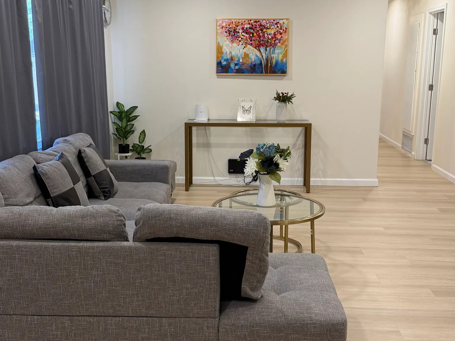 3 bed, 1150 sqft, $3,700 — Photo 3