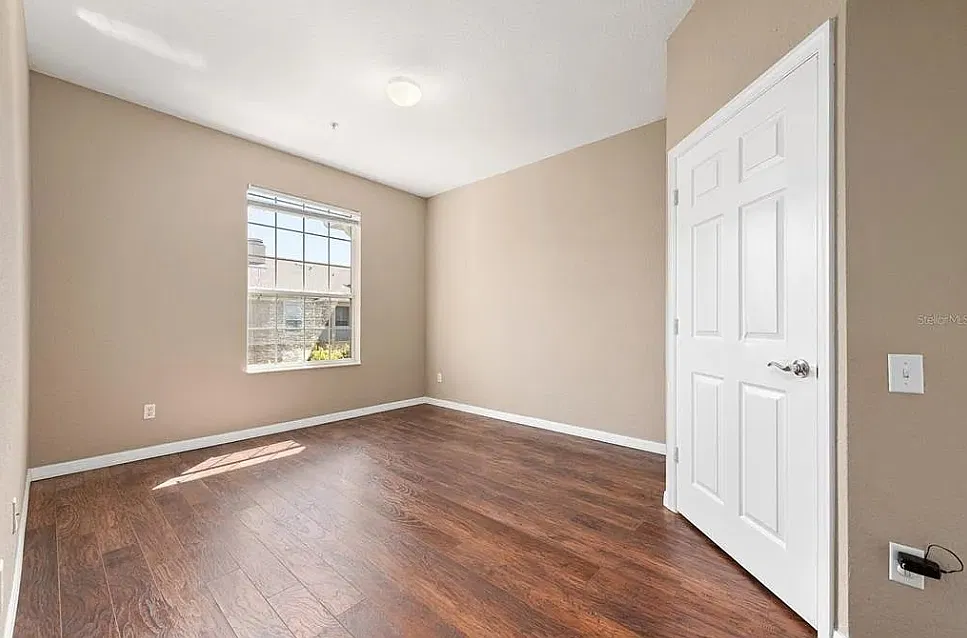 2 bed, 800 sqft, $1,573 — Photo 3