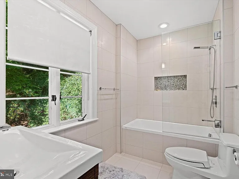 4838 Broad Branch Rd NW — Photo 19