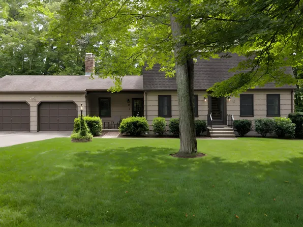 20 Lantern Park Lane South, Southbury, CT 06488