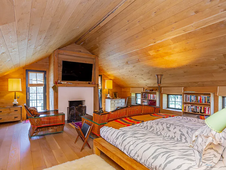57 Jobs Ln — Photo 37