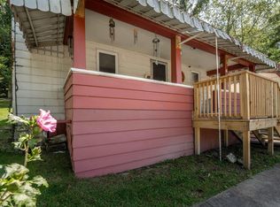 205 Pixler Hill Rd, Morgantown, WV 26508