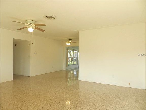 3rd image of 2525 S Shore Dr SE