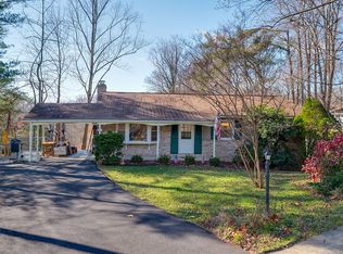 8625 Woodview Dr, Springfield, VA 22153