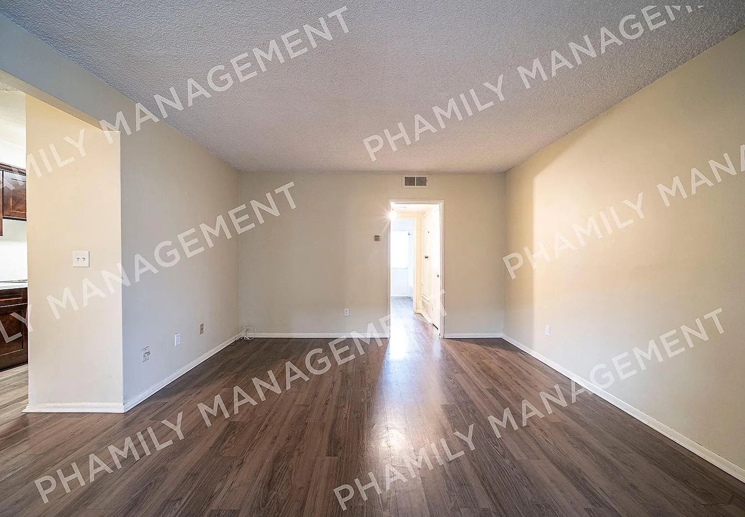 451 Anderwood Ct — Photo 2