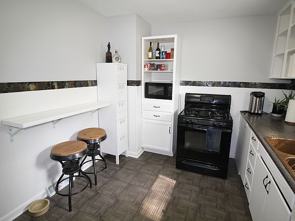 5th image of 223 Lois Ave
