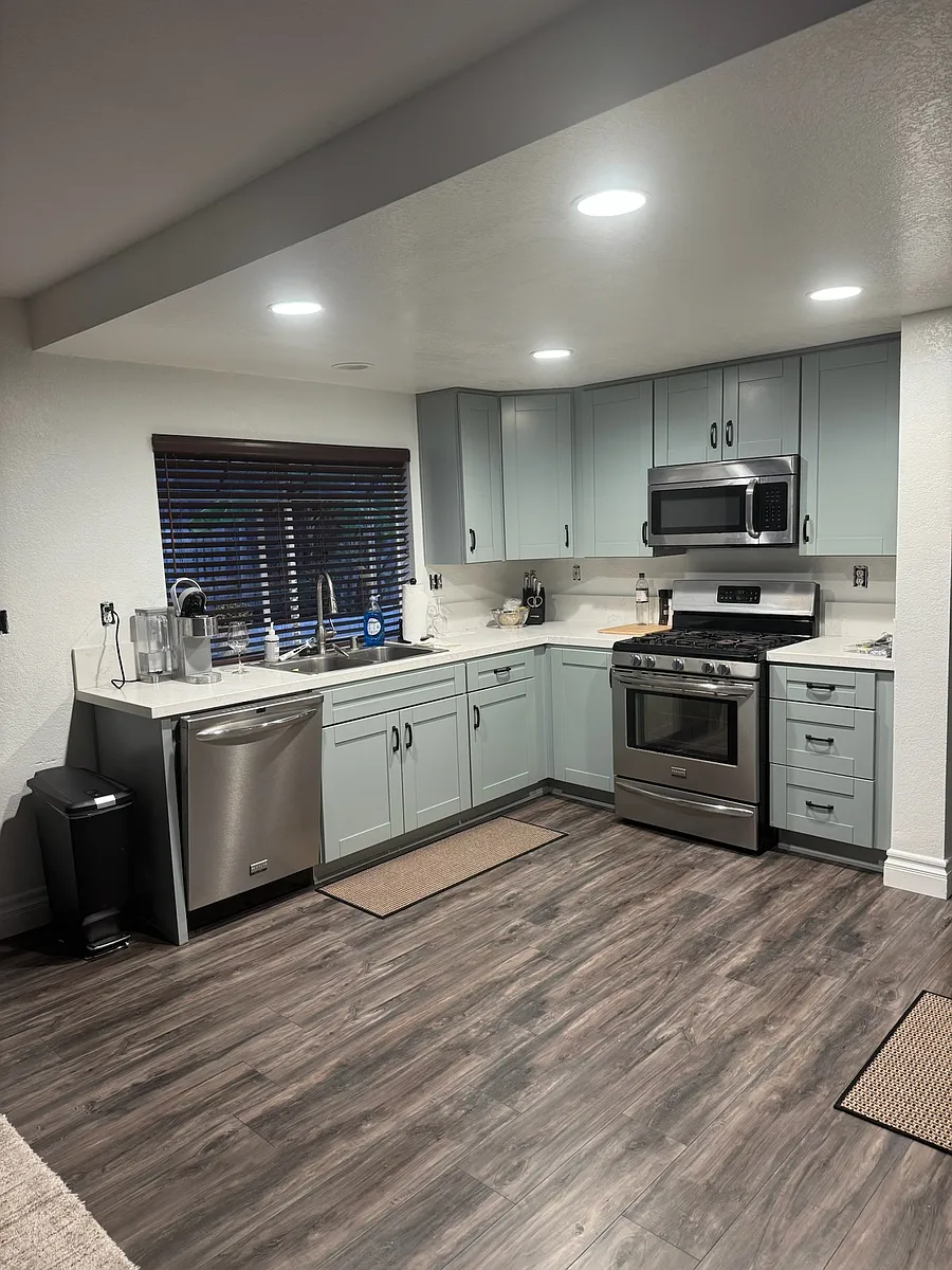 Building Photo - 1216 Woodview Dr