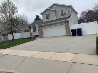 5690 W Sunview Dr, Kearns, UT 84118