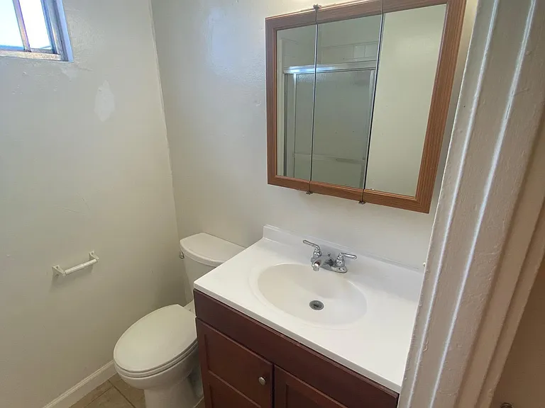 535 E Adams St #15 — Photo 10