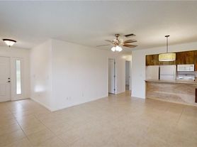 2303 NE 6th St, Cape Coral, FL
