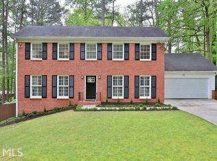 25 Brandon Ridge Dr, Sandy Springs, GA 30328