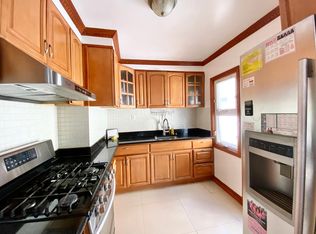 4834 187th St, Fresh Meadows, NY 11365