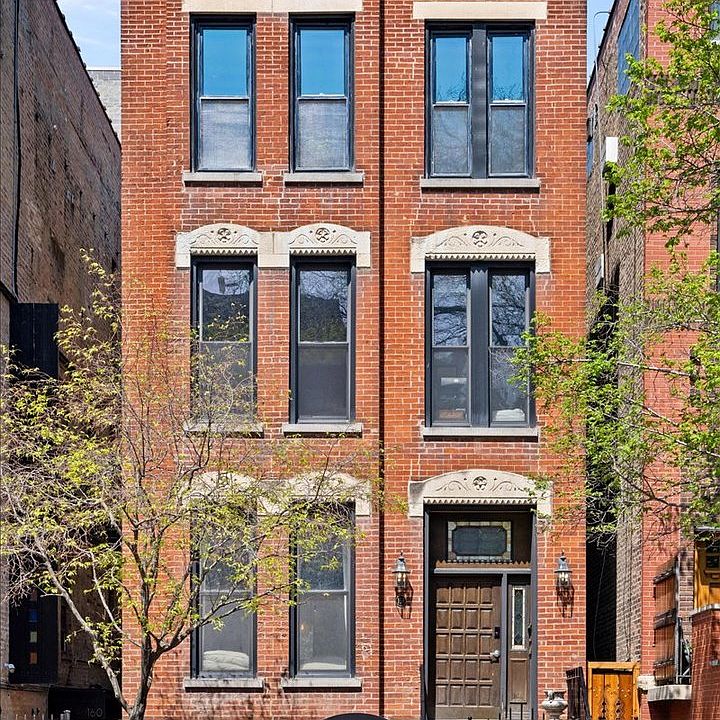 1st image of 158 W Burton Pl Front 1