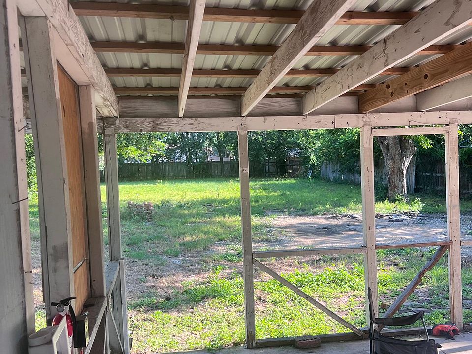 1st image of 327 E Mayfield Blvd
