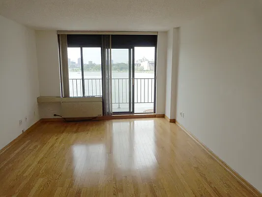 Rented by Global City Realty | media 14