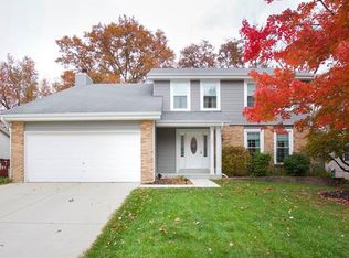 323 Woodland Hill Ct, Ballwin, MO