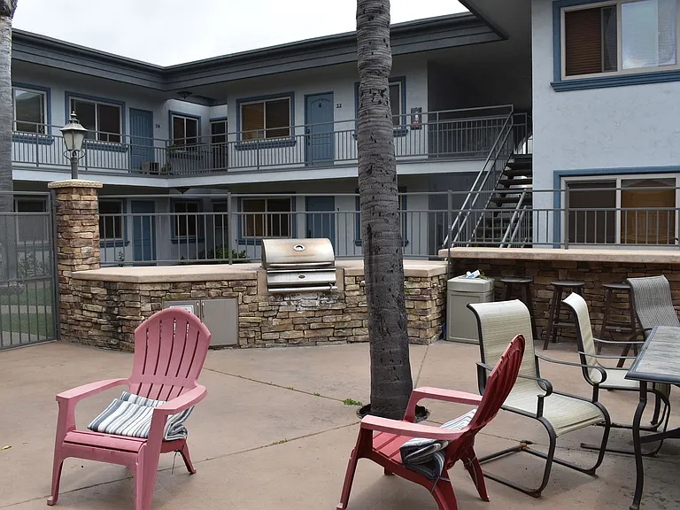 1450 Iris Ave #4 — Photo 16