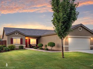 10710 Tamarron Dr, Bakersfield, CA 93311