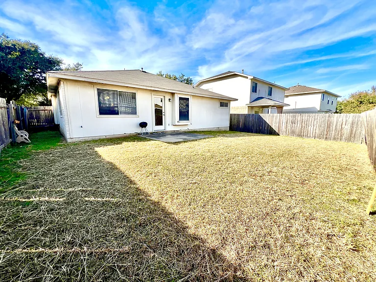 1505 Merrell Cv — Photo 17