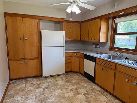 4th image of 763 Prospect St