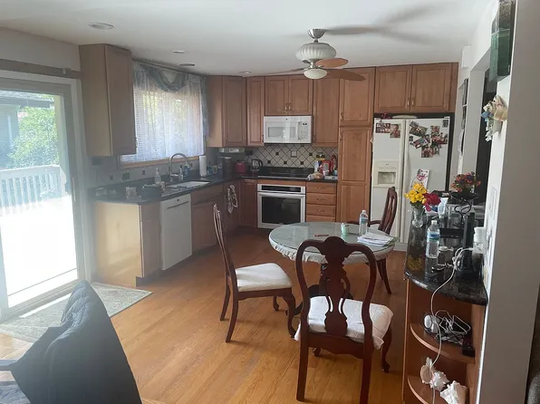 7730 Lake St, Morton Grove, IL 60053