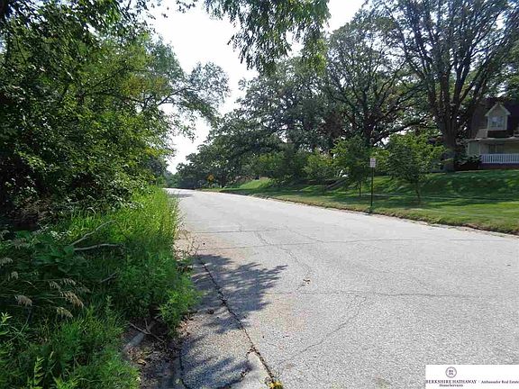 2nd image of 1320 Main St