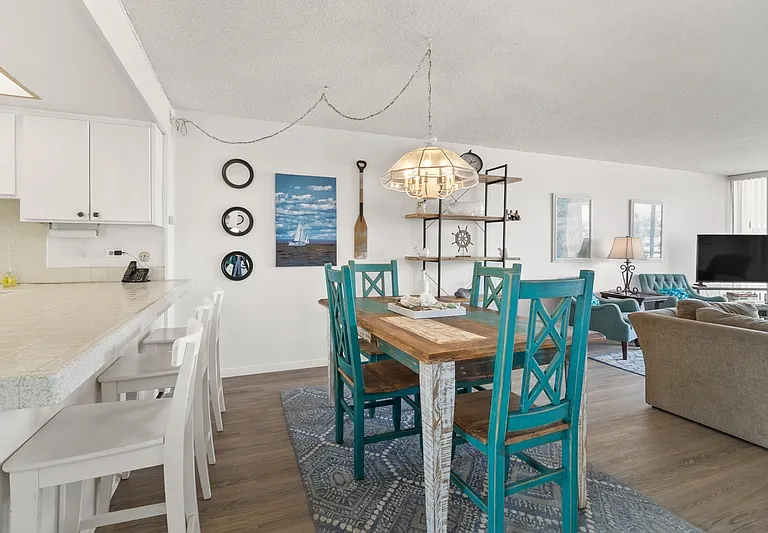 4944 Cass St #702 — Photo 3