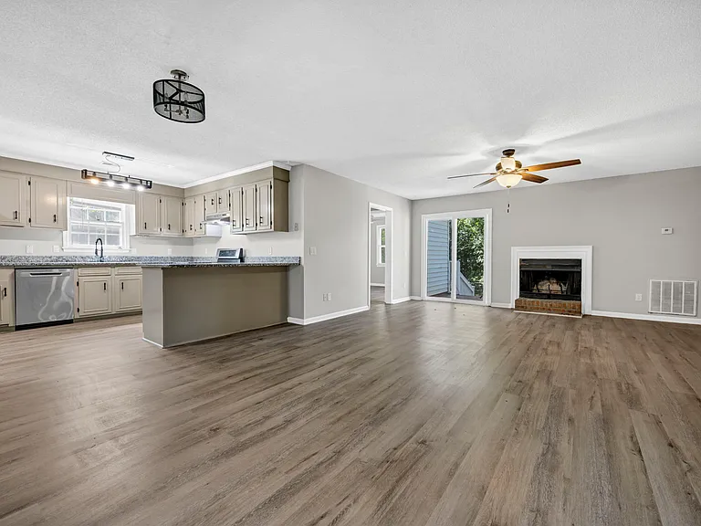 168 Thames Valley Ct — Photo 6