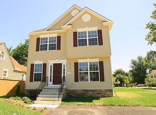7301 Gardenia Ln, Glen Burnie, MD 21060