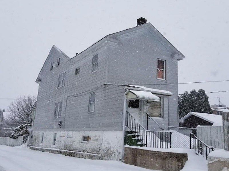 2nd image of 621 Carson St
