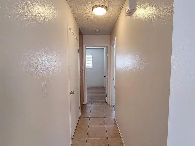 1827 Missouri St #B — Photo 5