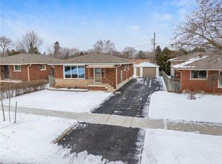 653 Thornwood Ave, Burlington, ON L7N3B9