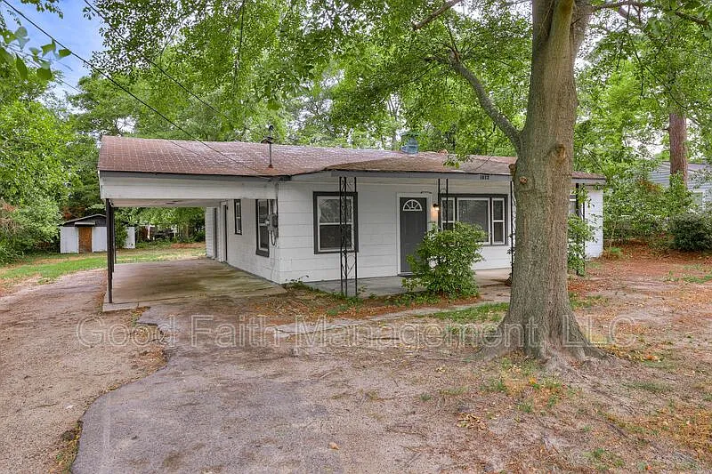 4 bed, 1.0 bath, 1140 sqft, $1,249 — Photo 3