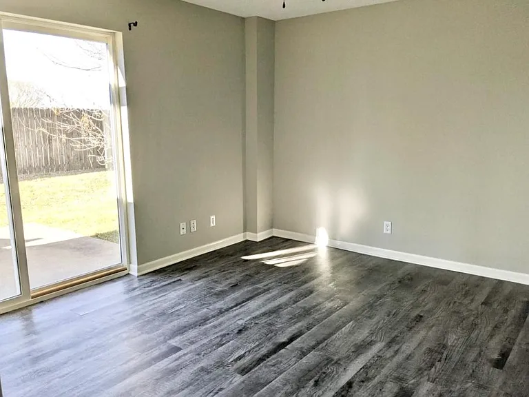 502 N Grove St — Photo 9