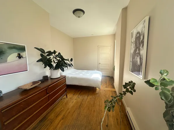 601 S 6th St #1, Milwaukee, WI 53204