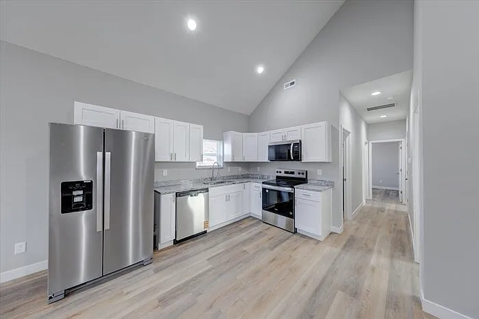 2751 Guilford Ave #B — Photo 10