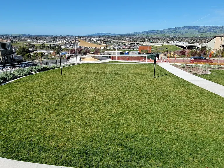 Quarry Heights Community - Sports Court
