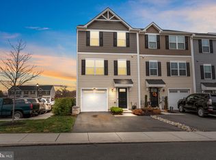 23 Foxwood Dr, Gilbertsville, PA 19525