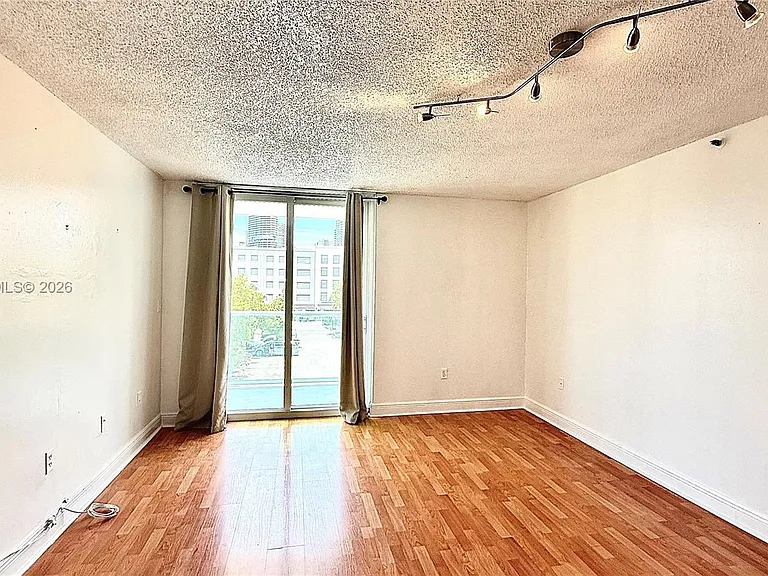 1035 West Ave #306 — Photo 9