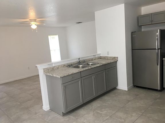 4th image of 159 Avenue J SE
