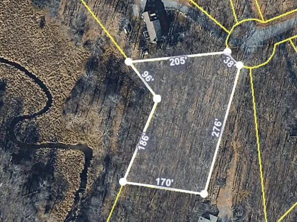 108 Arbutus Ct, Milford, PA 18337