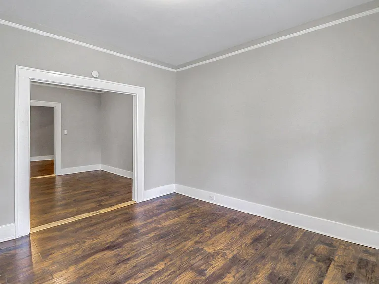 708 W Victory Dr #A — Photo 9