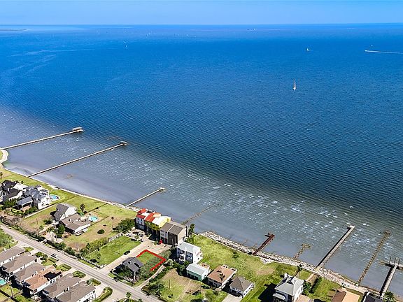 3rd image of 2102 Todville Rd