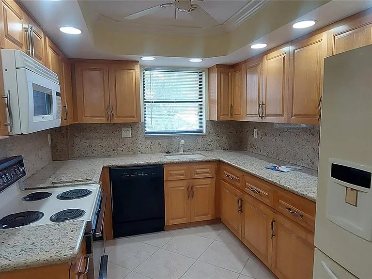 1900 Diana Dr #3A — Photo 17