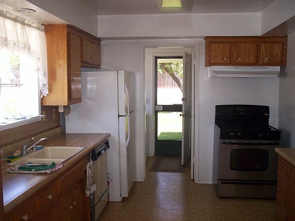 Spacious kitchen with appliances included