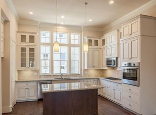 1752 W 23rd St, Houston, TX 77008